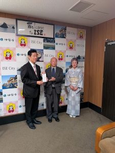 伊勢市生涯学習フェスティバル収益金寄付